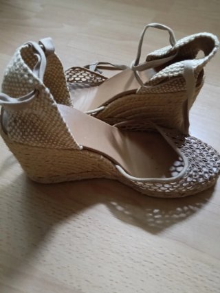 Alpargatas cuña rosa y beige