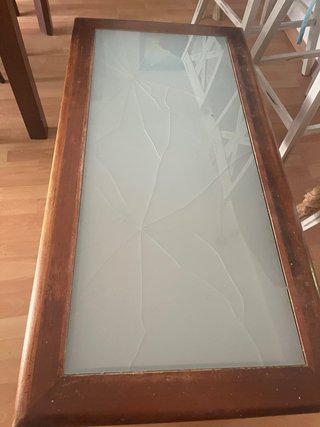 Mesa de centro de madera maciza con cristal