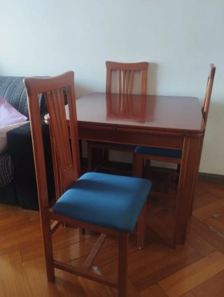 Mesa y 4 Sillas Comedor Madera
