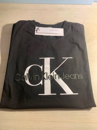 Camiseta Calvin Klein Negra Talla S. Sin estrenar
