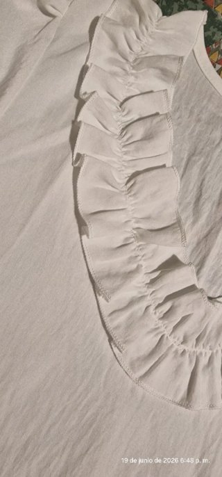 Blusa de verano con volantes