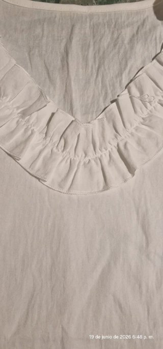Blusa de verano con volantes