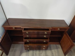 Aparador de madera clásico