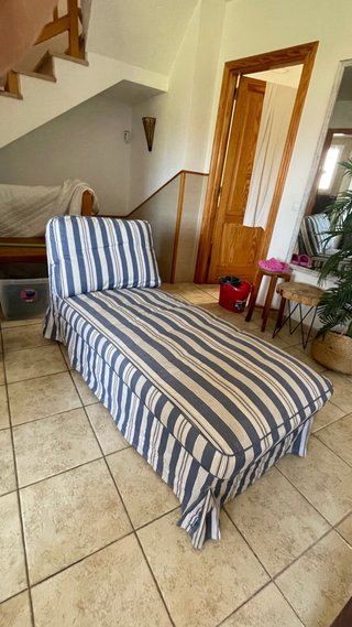 Tumbona Chaise Lounge de tela azul y blanco