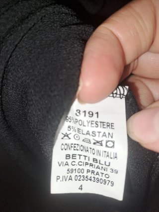 Vestito elegante nero con cintura miracol