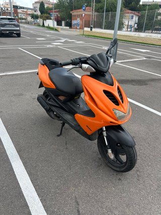 Yamaha Aerox Naranja 49cc