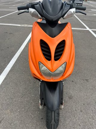 Yamaha Aerox Naranja 49cc