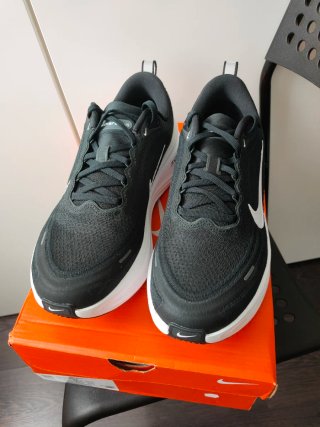 Nike Vomero Plus Zapatillas Negras Blancas