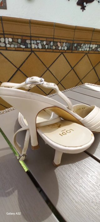 Zapatos de Novia tacón Lodi blancos anacardos.
