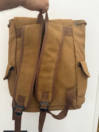 Mochila de lona marrón