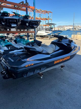 MOTO DE AGUA SEA DOO GTX 230