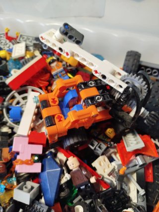 Consegna di pezzi Lego
