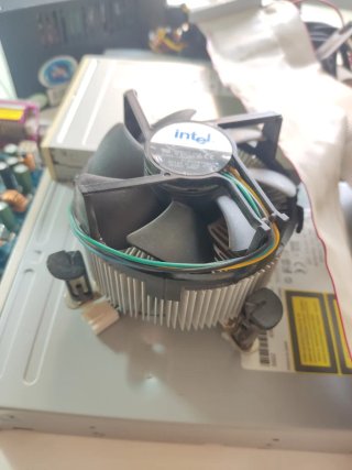 Componenti PC anni 2000 Intel pronti all'uso per retro gaming, emulazione, Windows XP o assemblaggio