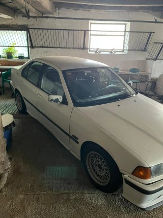 BMW e36 318is
