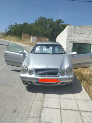 Mercedes-Benz  CLK 2002