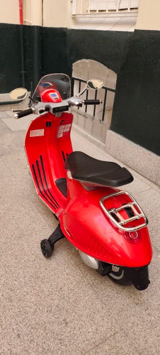 Moto Eléctrica Vespa Niños Roja
