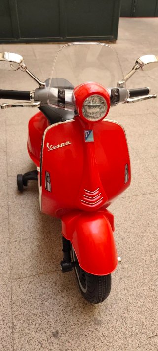Moto Eléctrica Vespa Niños Roja