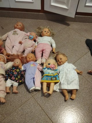 Lote de muñecas variadas. 5€ cada una
