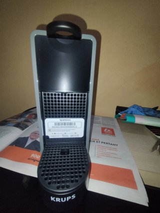 Cafetera Nespresso Essenza Mini