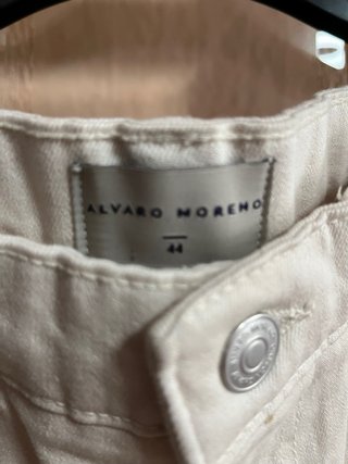 Pantalón vaquero Alvaro Moreno crema T.44