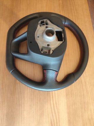 Volante Seat León Cupra 5F costuras rojas
