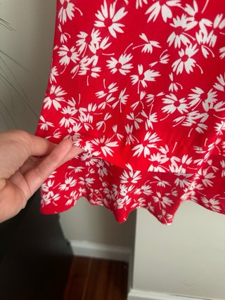 Vestido estampado floral rojo y blanco