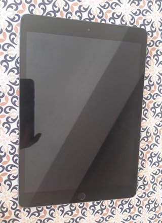 iPad 7ª Gen 128GB Negro + Cargador
