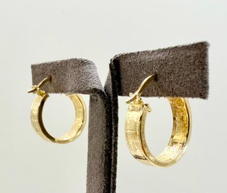PENDIENTES ARO GEOMÉTRICO ORO 18K. Peso 1.42g