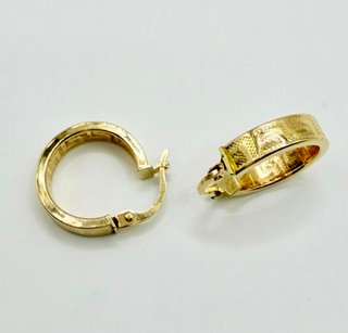 PENDIENTES ARO GEOMÉTRICO ORO 18K. Peso 1.42g