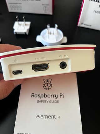 Raspberry Pi 3 Model B 16GB NOOBS