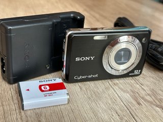 Sony Cyber-shot DSC-W210 de 12.1 megapíxeles