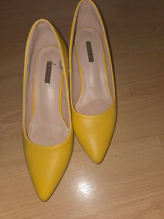 Zapatos salón tacón cuadrado amarillo talla 38