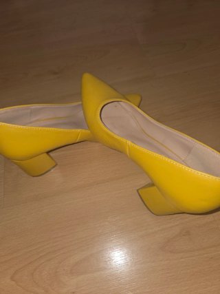 Zapatos salón tacón cuadrado amarillo talla 38