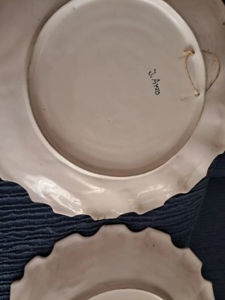 Piatti in ceramica dipinti a mano