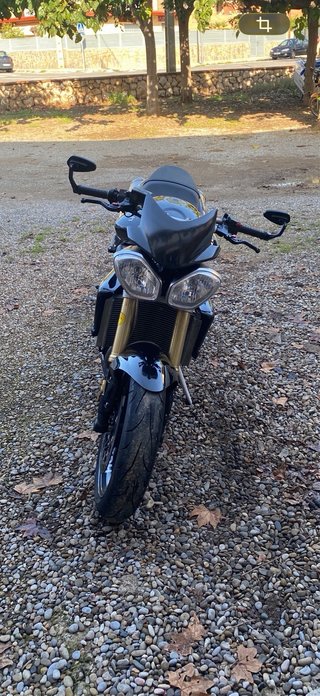 Triumph Street Triple Negra
