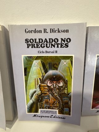 Lote 6 libros Ciclo Dorsai. Futuropolis