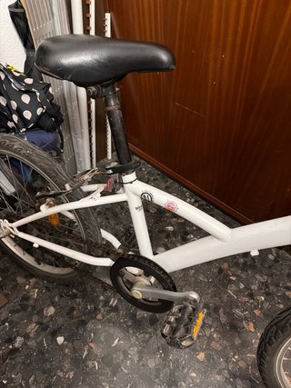 Bicicleta infantil blanca