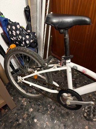 Bicicleta infantil blanca