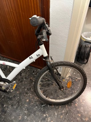 Bicicleta infantil blanca