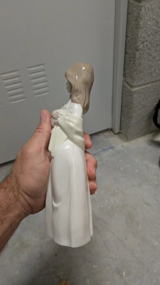 Figura de porcelana niña