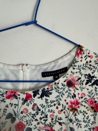 Vestido floral blanco y rosa