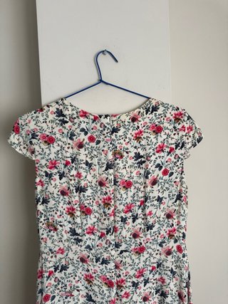 Vestido floral blanco y rosa