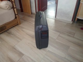 Maleta de viaje negra