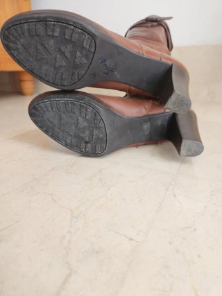 Stivali alti in pelle marroni