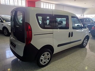 FIAT Doblò 95cv, doble puerta lateral, aire acondi