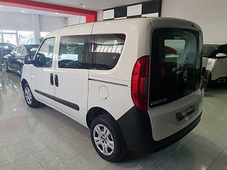 FIAT Doblò 95cv, doble puerta lateral, aire acondi