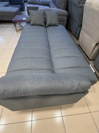 Sofá cama gris/beige con arcón