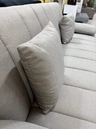 Sofá cama gris/beige con arcón