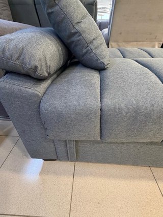 Sofá cama gris/beige con arcón
