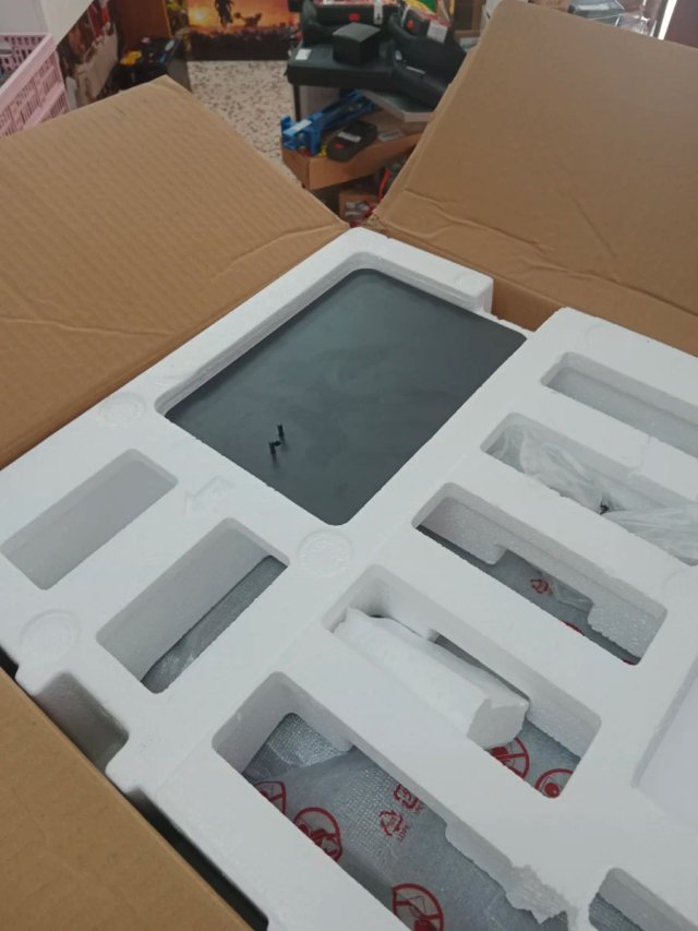 MONITOR LG 27" 27G411A-B 144HZ SIN USAR